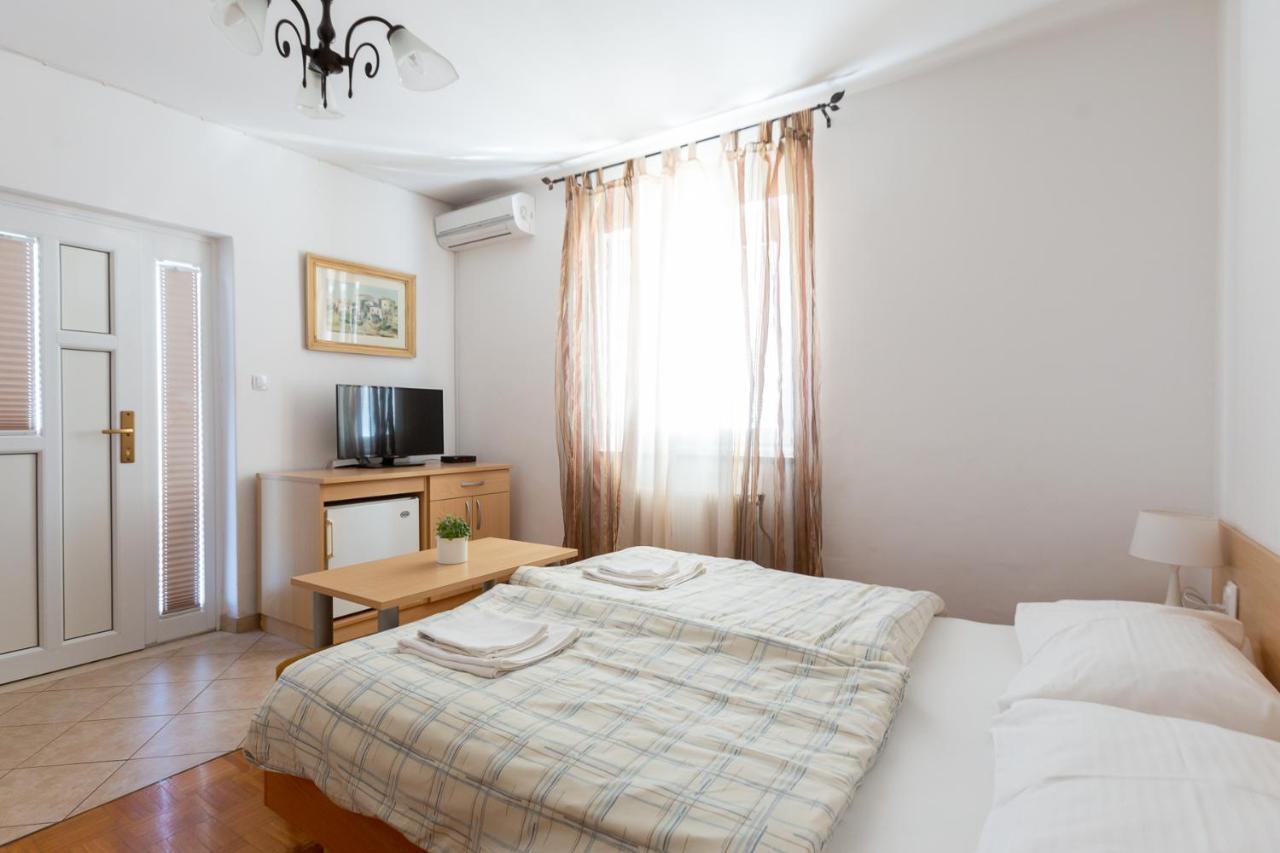 Apartments And Rooms Jeselnik 포르토로즈 외부 사진
