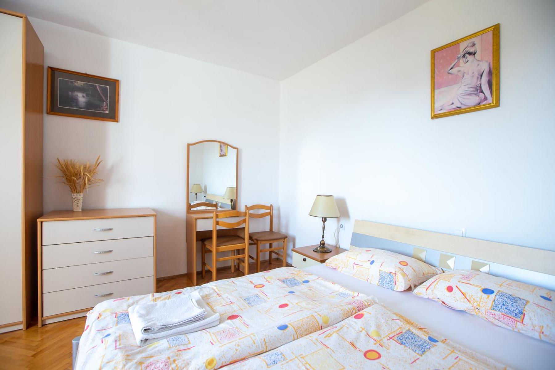 Apartments And Rooms Jeselnik 포르토로즈 객실 사진